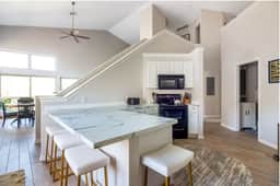 2 Luxe Lofts, 1 Perfect Stay | Downtown Douglas - Image 4