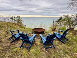 Lakefront Cottage with Hot Tub & Beach Access - Image 3