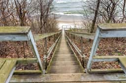 Lakefront Cottage with Hot Tub & Beach Access - Image 4