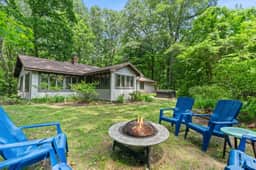 Secluded Mid-Century Haven | Hot Tub & Fire Pit