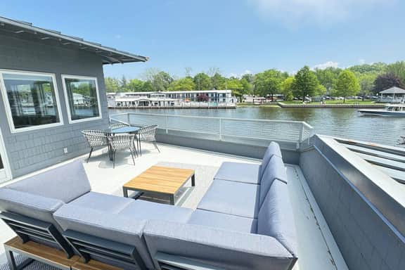 Stunning 3BR Condo w/6 Decks & a Boat Dock - Image 3