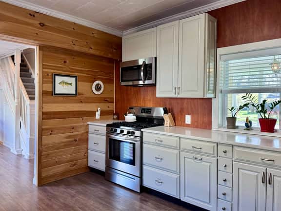 Spacious Farmhouse | Walk to Downtown & Waterfront - Image 4