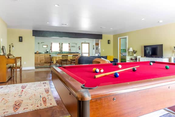Spacious 4BR Fennville Farmhouse w/ Pool Table - Image 2