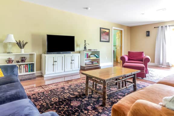 Spacious 4BR Fennville Farmhouse w/ Pool Table - Image 3