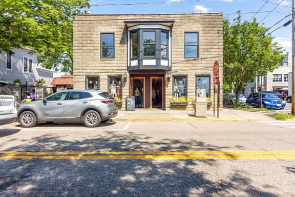 New Listing! Downtown 4BR Loft w/ Water Views