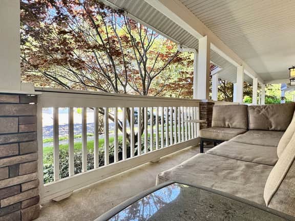 3BR Retreat w/ Balcony & Lake Access