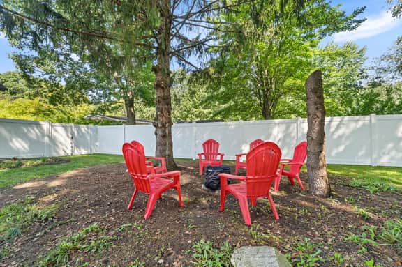 New Listing! Fenced Yard | Near Golf & Saugatuck - Image 5