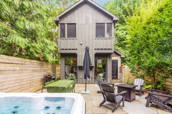 Douglas Hideaway | Modern home w/ Hot Tub & Patio