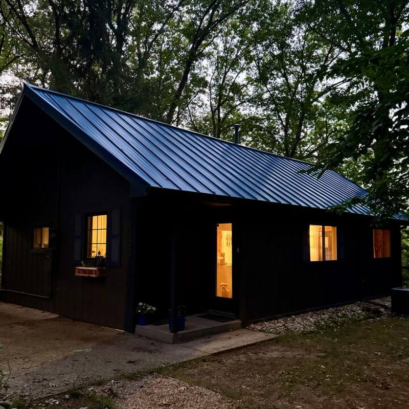 Stylish Bungalow near Saugatuck